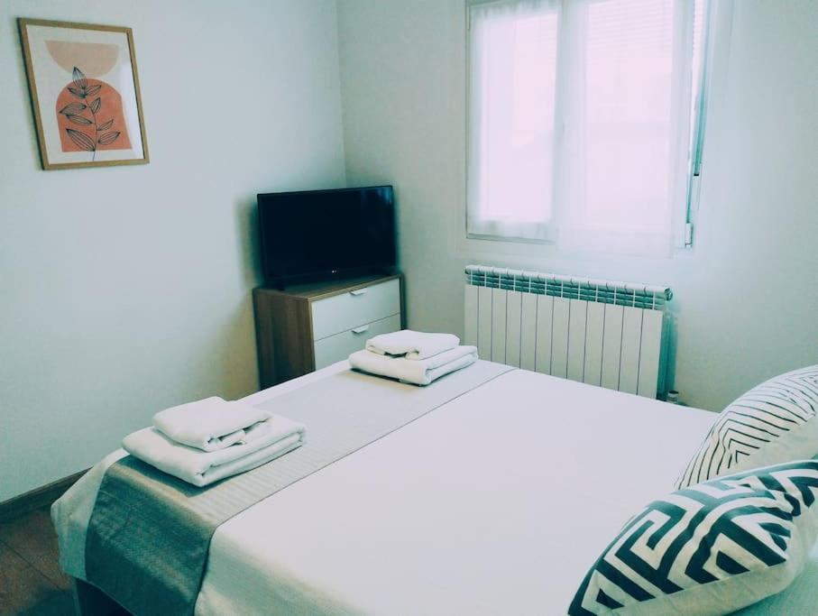 Precioso Apartamento En Pamplona Junto Al Centro Exterior photo